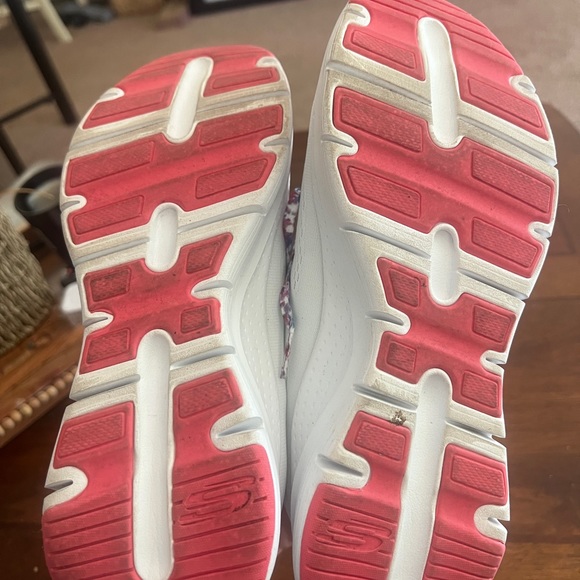 Skechers Women’s US 8.5 Arch Fit Magic Oasis Athletic Pink Floral Shoes - Picture 10 of 10